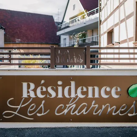 Les Charmes Apartment *