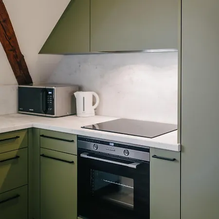 Les Charmes Apartment *