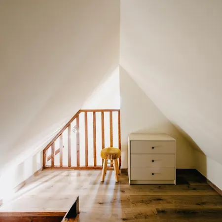 Les Charmes Apartment