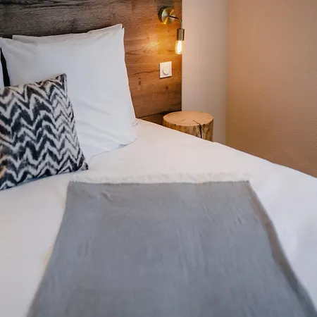 Les Charmes Apartment