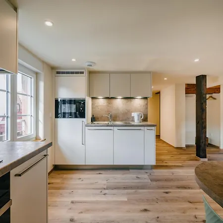 Les Charmes Apartment *